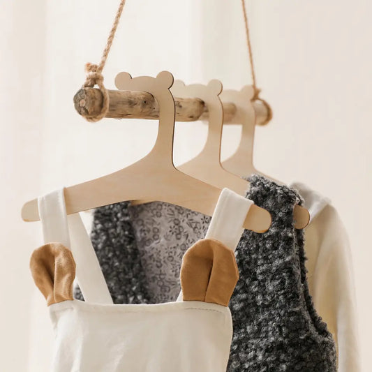 Wood Baby Clothes Hanger - علاقة ملابس الاطفال - بيبي شوب الإمارات