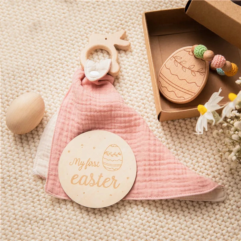 Dubai Online baby shop uae - newborn gift set - swaddle blanket teether rattle milestone wood plaque organic wooden egg for Easter - my first Easter متجر دبي أونلاين للأطفال في الإمارات العربية المتحدة - مجموعة هدايا لحديثي الولادة - قماط وبطانية عضاضة وخشخيشة ولوحة خشبية وبيضة خشبية عضوية لعيد الفصح - عيد الفصح الأول