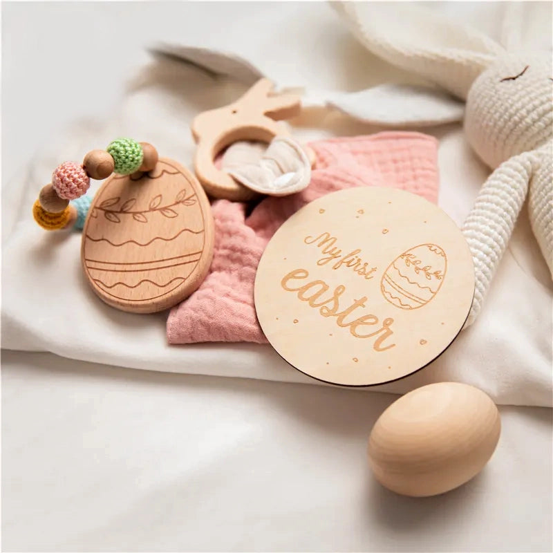 Dubai Online baby shop uae - newborn gift set - swaddle blanket teether rattle milestone wood plaque organic wooden egg for Easter - my first Easter متجر دبي أونلاين للأطفال في الإمارات العربية المتحدة - مجموعة هدايا لحديثي الولادة - قماط وبطانية عضاضة وخشخيشة ولوحة خشبية وبيضة خشبية عضوية لعيد الفصح - عيد الفصح الأول