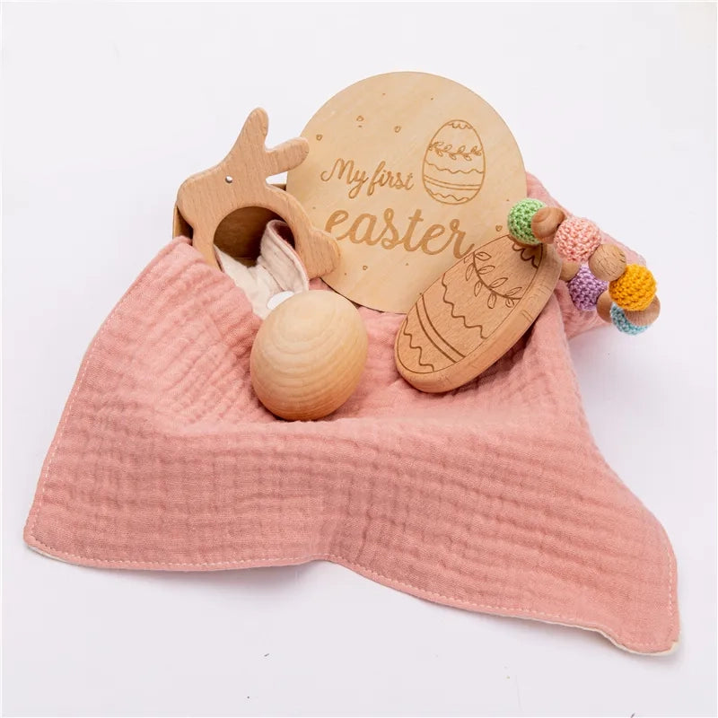 Dubai Online baby shop uae - newborn gift set - swaddle blanket teether rattle milestone wood plaque organic wooden egg for Easter - my first Easter متجر دبي أونلاين للأطفال في الإمارات العربية المتحدة - مجموعة هدايا لحديثي الولادة - قماط وبطانية عضاضة وخشخيشة ولوحة خشبية وبيضة خشبية عضوية لعيد الفصح - عيد الفصح الأول