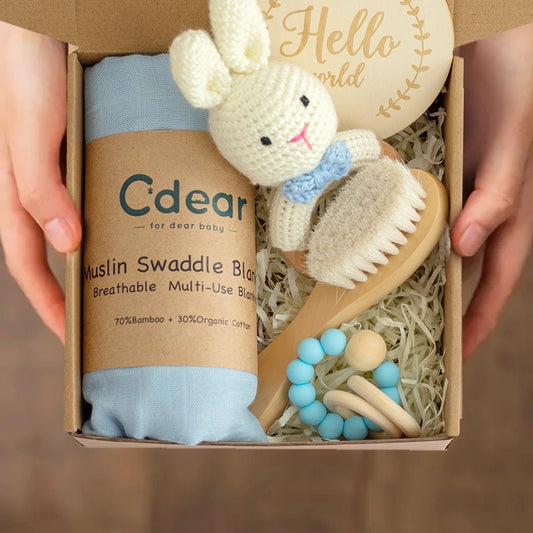 Dubai Online baby shop uae - newborn gift set - swaddle blanket teether rattle milestone wood plaque organic wood hair comb for babies blue color متجر دبي أونلاين للأطفال في الإمارات العربية المتحدة - مجموعة هدايا لحديثي الولادة - قماط بطانية عضاضة خشخيشة لوحة خشبية مشط شعر من الخشب العضوي للأطفال الرضع لون أزرق