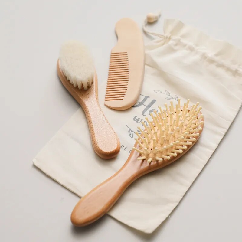 Natural Wooden baby Hair Brush set مجموعة فرش شعر خشبية طبيعية للأطفال