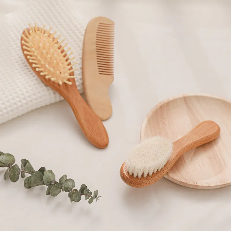 Natural Wooden baby Hair Brush set مجموعة فرش شعر خشبية طبيعية للأطفال