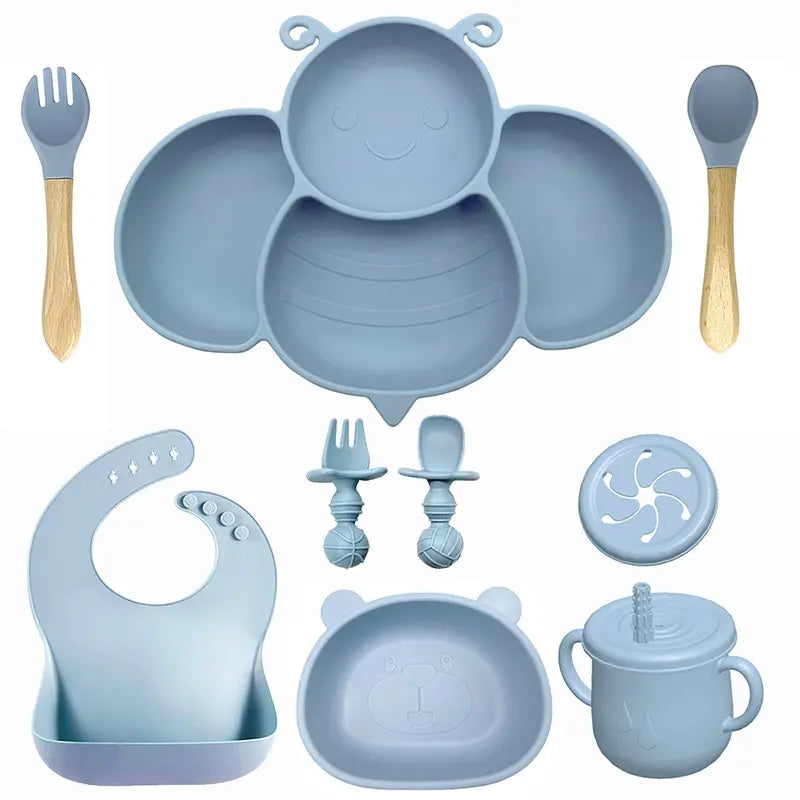 silicone tableware set for babies plates and mini fork, spoon, bib, cup, set for babies kitchen essentials طقم أدوات مائدة من السيليكون لأطباق الأطفال وشوكة صغيرة وملعقة ومريلة وكوب ومجموعة لمستلزمات مطبخ الأطفال