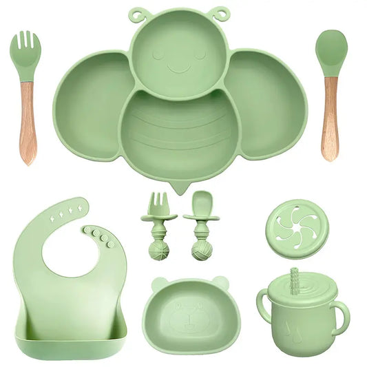 silicone tableware set for babies plates and mini fork, spoon, bib, cup, set for babies kitchen essentials طقم أدوات مائدة من السيليكون لأطباق الأطفال وشوكة صغيرة وملعقة ومريلة وكوب ومجموعة لمستلزمات مطبخ الأطفال